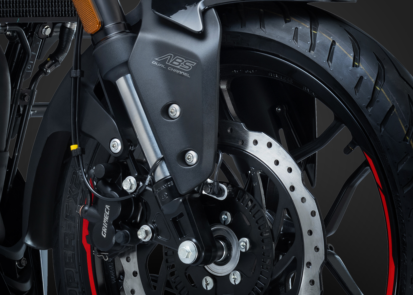 Мотоцикл Bajaj Pulsar N250 в Красноярске - Перевернутая вилка